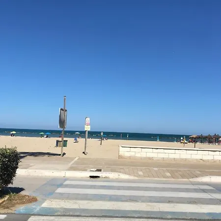 A Due Passi Dal Mare *